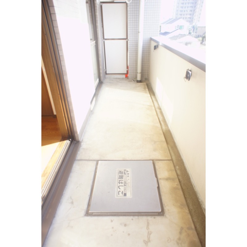 バルコニー　図面と現状に相違がある場合には現状を優先