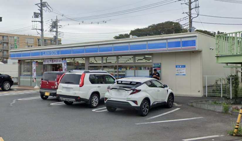 コンビニ　ローソンさいたま三橋五丁目店（コンビニ）まで195m