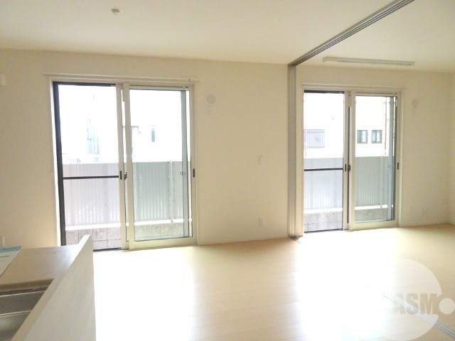 居室・リビング　広々と使えます♪