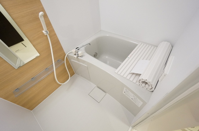 バス・シャワールーム　浴室　追い焚き付き