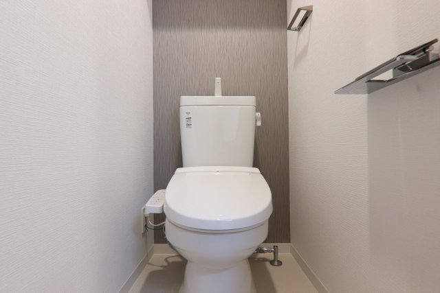 トイレ　※別号室の写真参照