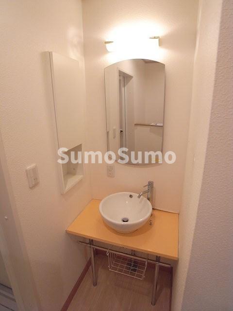 洗面設備　脱衣スペースもあります