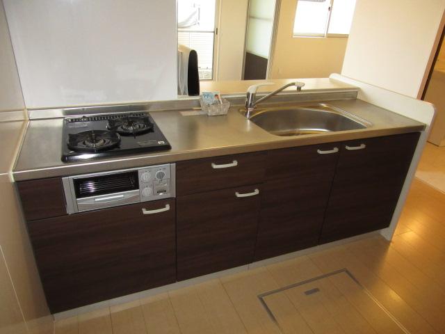 キッチン　システムキッチン完備ですよ。