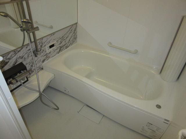 バス・シャワールーム　広々としたお風呂です。