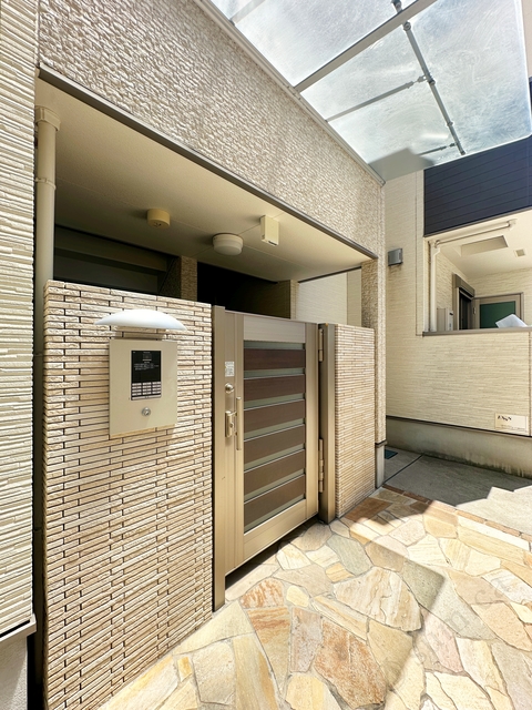 エントランス　オートロック完備で部外者シャットアウト♪♪