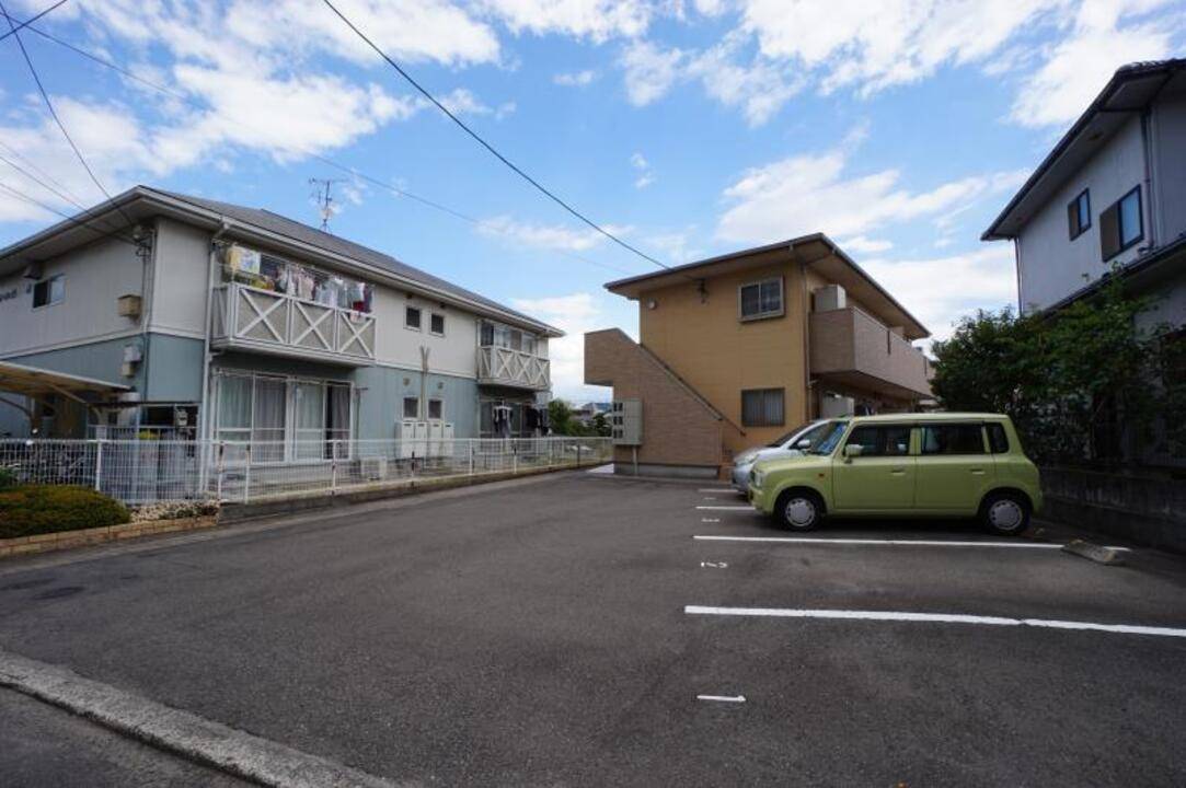 駐車場　駐車場