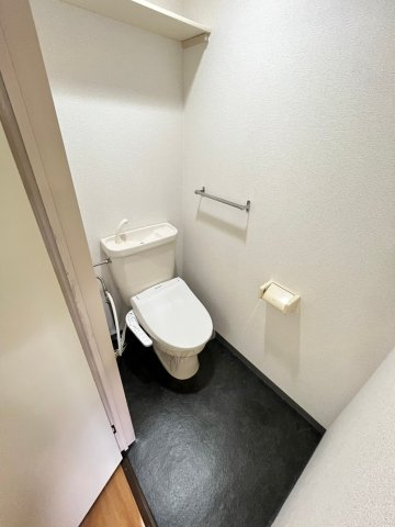 トイレ　別号室の画像です。ご参考下さい