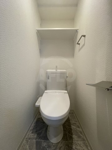 トイレ　MELDIA　CREST　TAPP難波WEST（メディアクレ