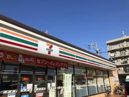 コンビニ　セブンイレブン 横浜六浦1丁目店（コンビニ）まで750m