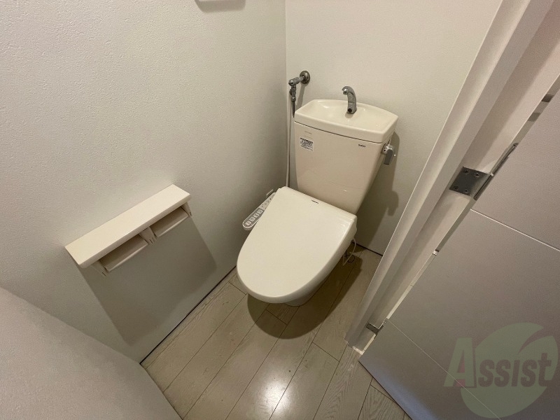 トイレ　ウォシュレット機能がついたトイレ。安心して使用できますね。