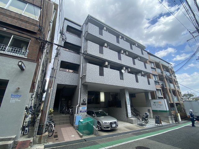 建物外観　安心のオートロック付き♪