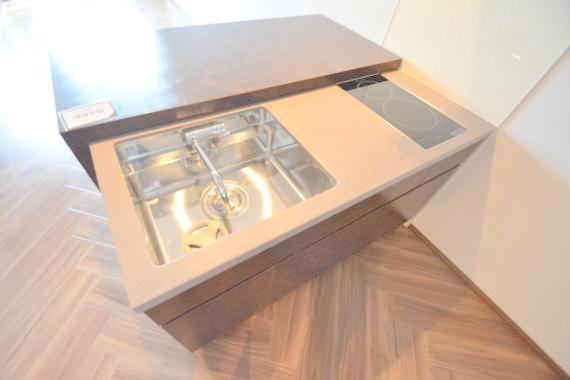 キッチン　お掃除しやすいＩＨクッキングヒーターです。