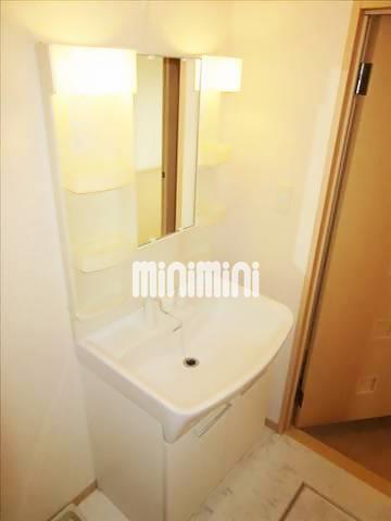 洗面設備　洗髪洗面化粧台完備です