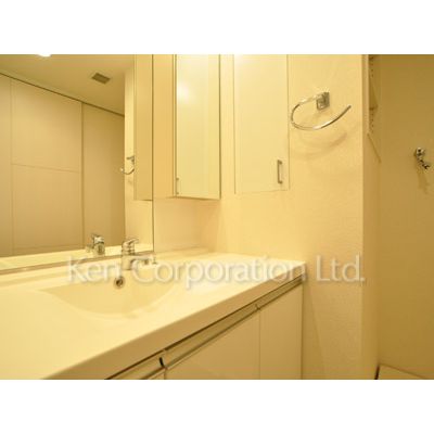 洗面設備　同タイプ9階のお部屋を撮影。仕様が異なることがあります。