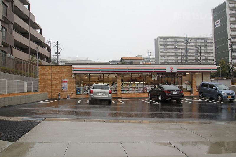 コンビニ　セブンイレブン名古屋八前1丁目店（コンビニ）まで350m