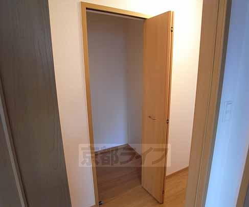 収納　廊下にもう一つ収納。充実しています。