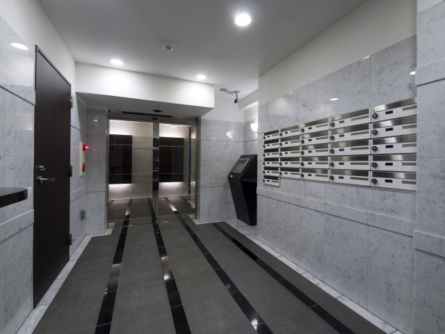 エントランス　清潔なエントランスです