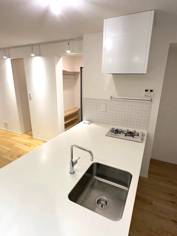 キッチン　お掃除が楽な広々おしゃれキッチン