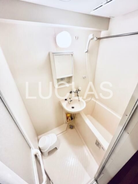 バス・シャワールーム　浴室も付いており、日々の疲れを癒します♪