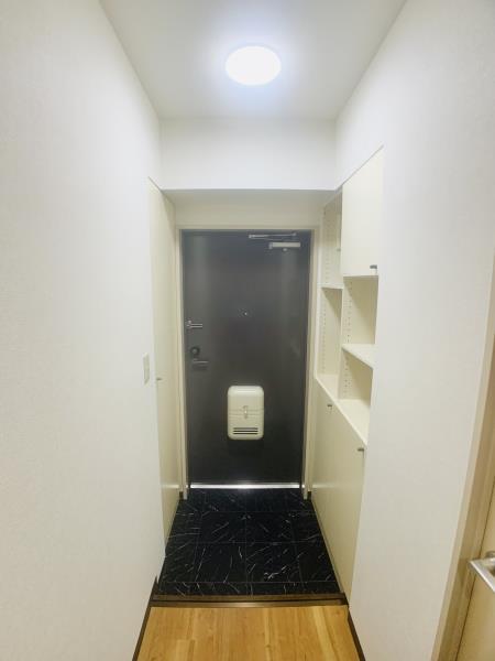 玄関　収納もある玄関です