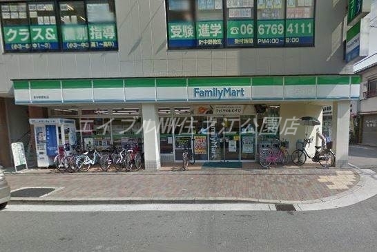 コンビニ　ファミリーマート針中野駅前店（コンビニ）まで1077m
