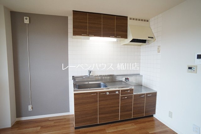 キッチン　レーベンハウス桶川店へ　048-787-5511