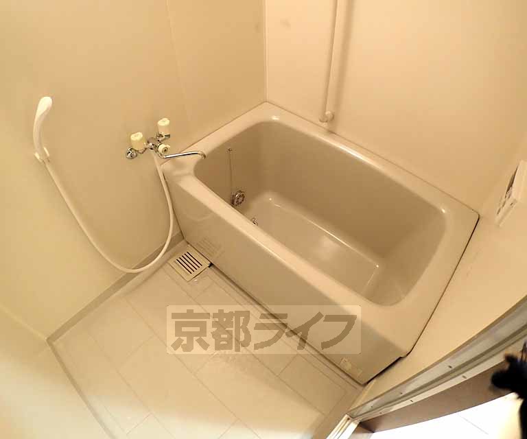 バス・シャワールーム　綺麗な浴室です。