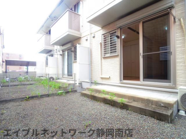 庭　同イメージ