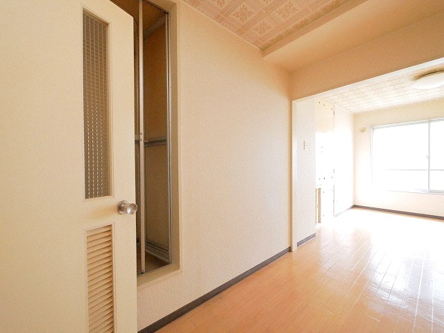 居室・リビング　☆内装リフォーム済み☆