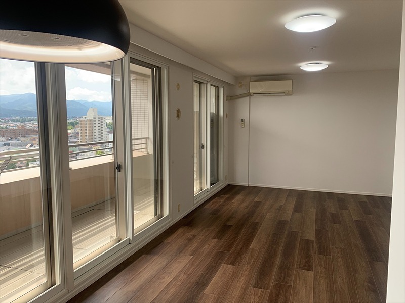 居室・リビング　LDK（20帖）の様子