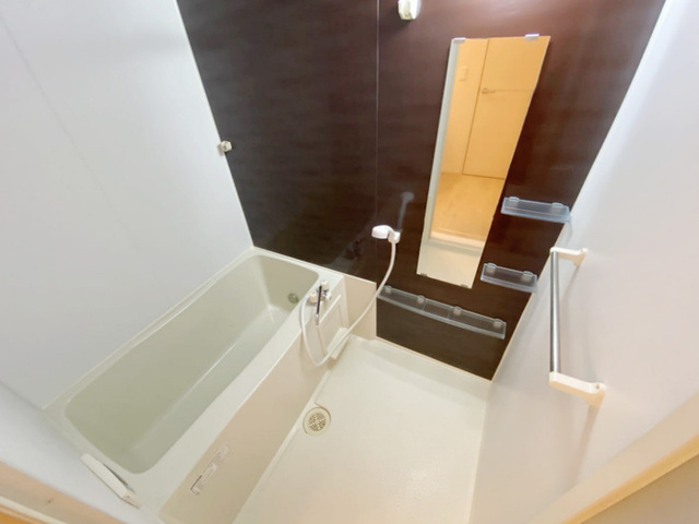 バス・シャワールーム　１０１号室　浴室