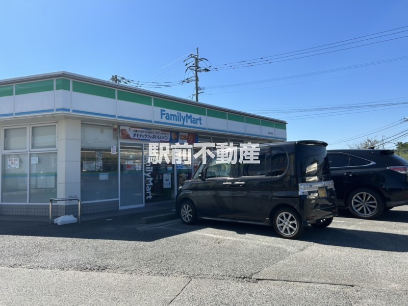コンビニ　ファミリーマート佐賀上峰店（コンビニ）まで200m