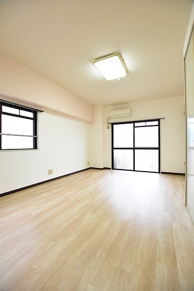 居室・リビング　★洋室12帖★