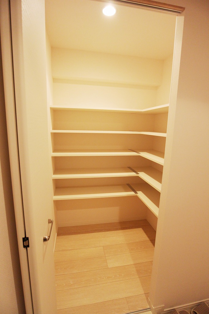 バルコニー　シューズクローゼット※2号室はシューズボックス※