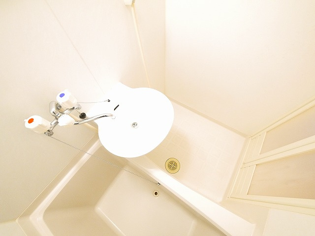 バス・シャワールーム　お風呂で日々の疲れを落としましょう