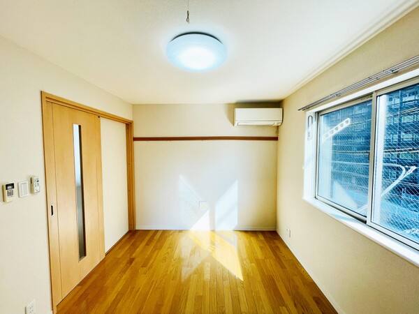 居室・リビング　使いやすい形の為、レイアウトを楽しめます♪