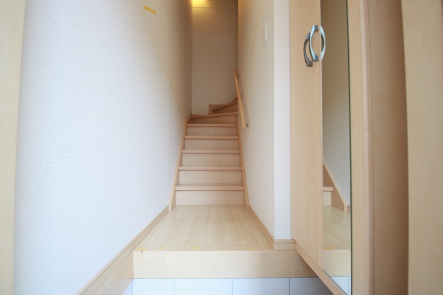 玄関　※別室の参考写真の為、現況優先です。