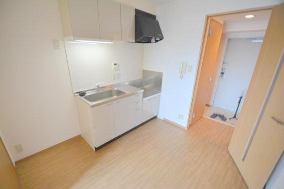 居室・リビング　シンプルなデザインのリビングは家具が置きやすいです。