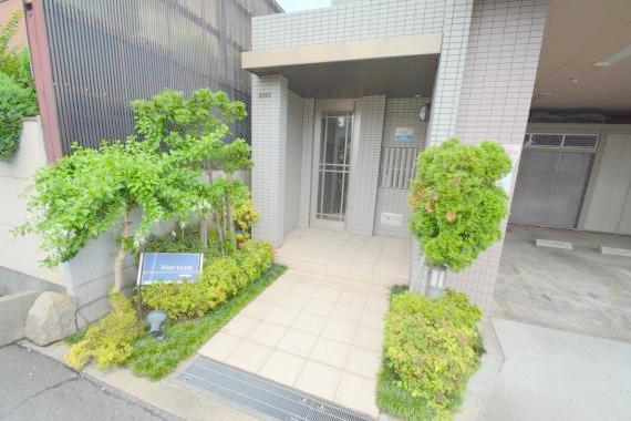 エントランス　綺麗なエントランスです。