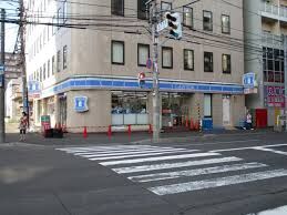 コンビニ　ローソン札幌北7条西六丁目店（コンビニ）まで115m