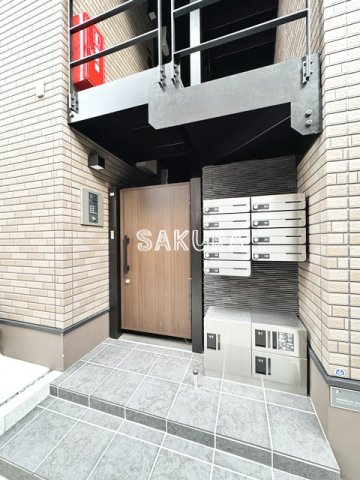 エントランス　お洒落な建物デザイン♪