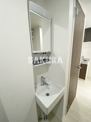 洗面設備　身支度に欠かせない独立洗面台♪