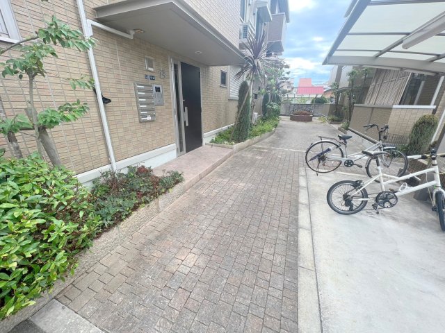 エントランス　綺麗なエントランスです。