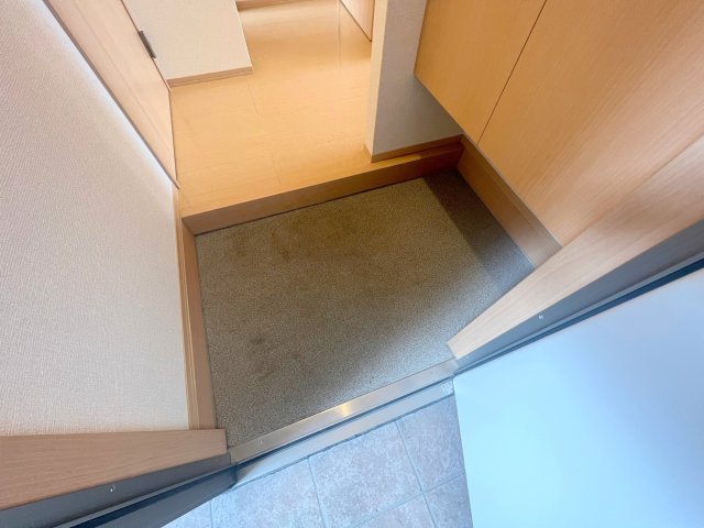 玄関　玄関が大きいと、とても解放感があります。