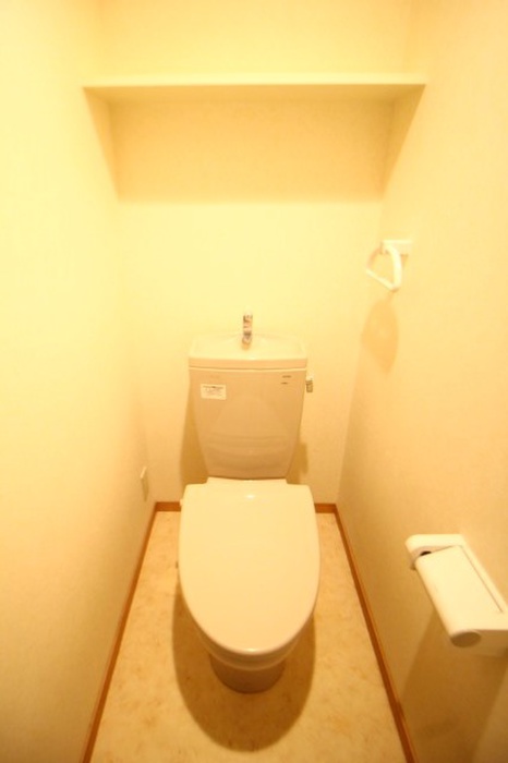 トイレ　※同建物の別号室です。ご参照下さい。