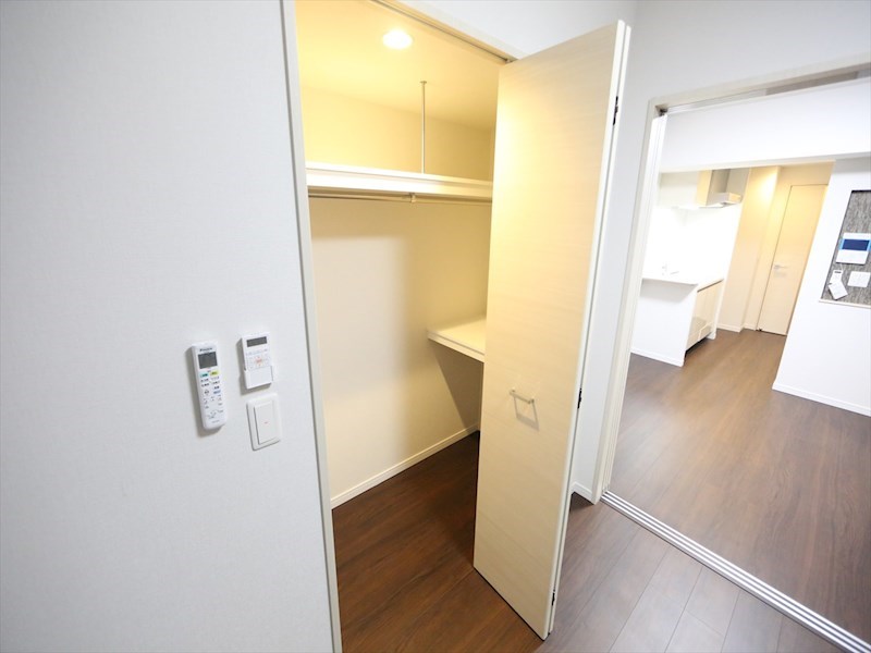 収納　ウォークインクローゼット（収納充実してます）