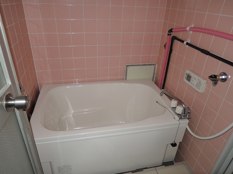 バス・シャワールーム　追焚機能でいつでも温かいお風呂に入れます