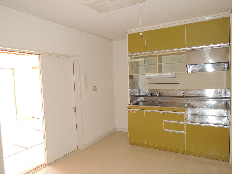 キッチン　収納豊富なキッチン