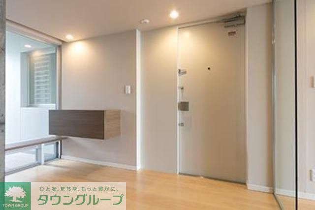 玄関　※写真は同タイプ住戸です。