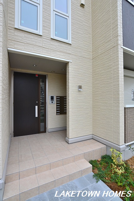 エントランス　オートロック付のエントランスです。